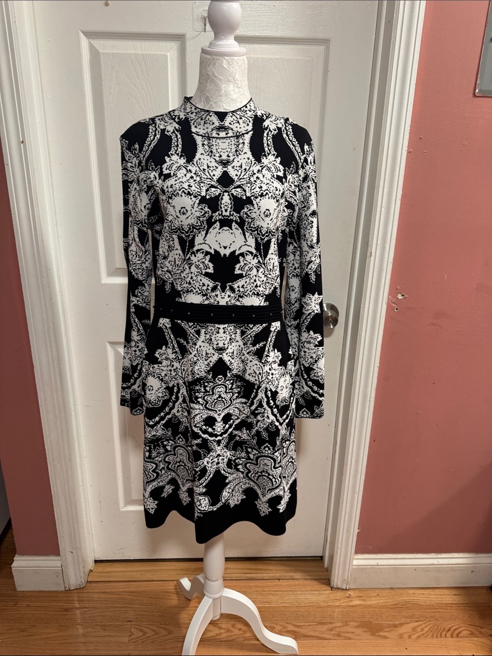 Karen Millen Black and White Long-Sleeve Printed Dress